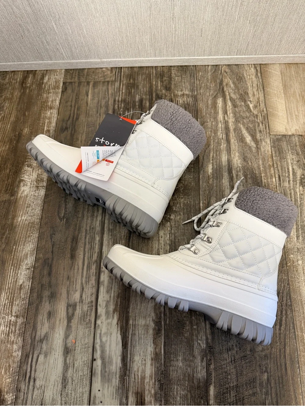 Storm by Cougar White Women's Insulated Winter Lace-Up Boots Size 10 Wide